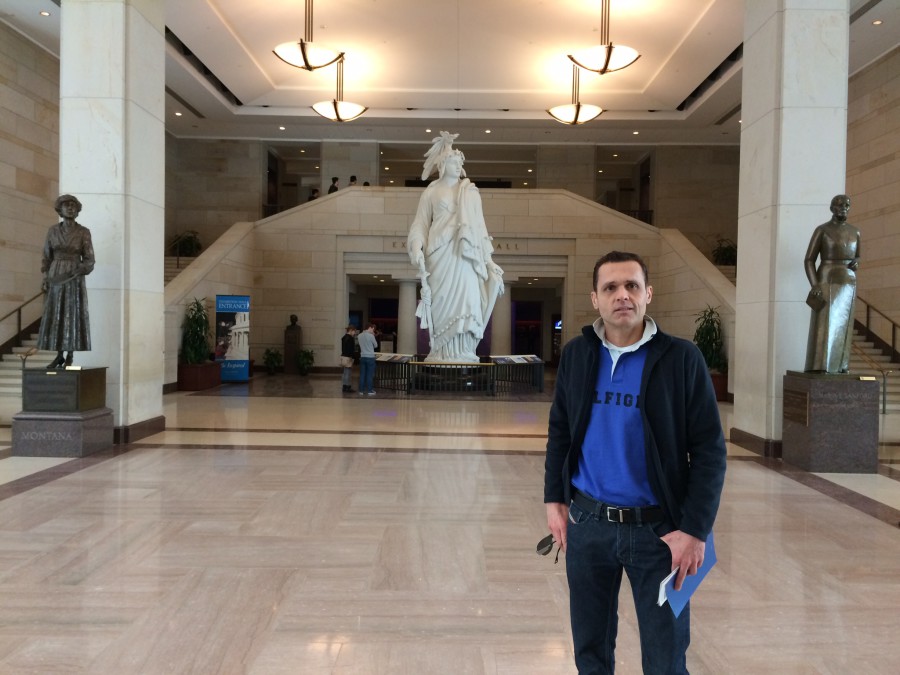 Foto 8. The Statue of Freedom, localizada no Emancipation Hall, no centro entre a Câmara dos Deputados e o Senado Federal. O Congresso Nacional (U.S. Capitol), é a sede do Poder Legislativo.