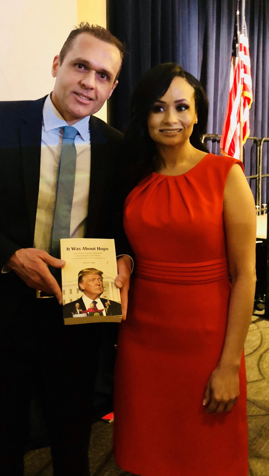 With the National Spokesperson for the Trump 2016 Presidential Campaign, Katrina Pierson *** Com a Porta-voz Nacional da Campanha Presidencial de Donald Trumo 2016, Katrina Pierson